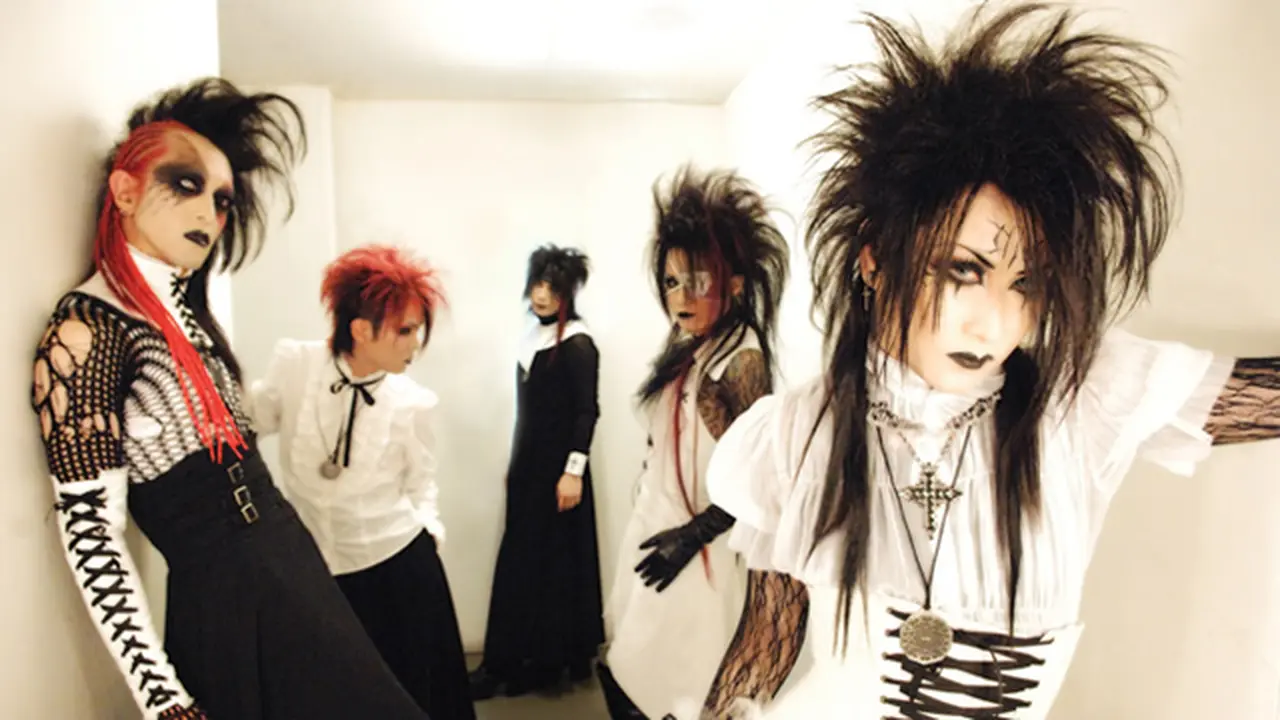 Vokalis Band Gothic Jepang Wafat Secara Misterius