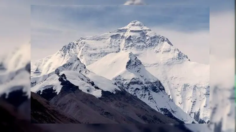 Perubahan Iklim, BMKG Prediksi Salju Abadi Puncak Gunung Jaya Wijaya Akan Hilang