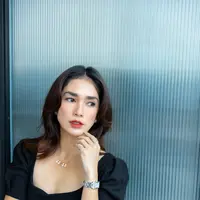 Ternyata ini rahasia perawatan wajah Ussy Sulistiawaty, credit:  Youth & Beauty Clinic