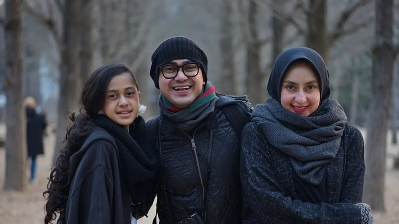 Selalu Harmonis, Ini 6 Potret Hangat Keluarga Kecil Ramzi dan Avi Basalamah