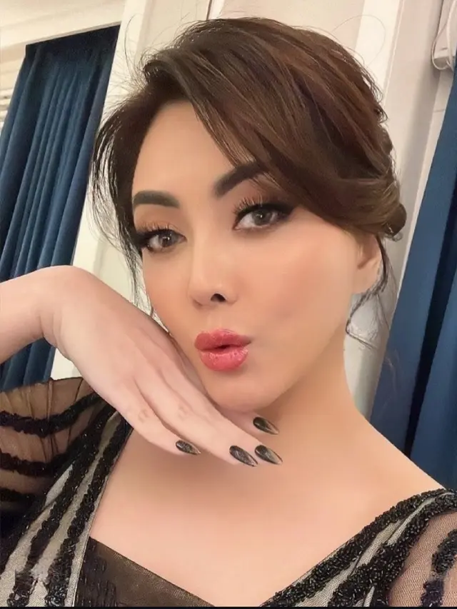 Dhena Devanka Oplas di Korea
