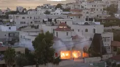 Tentara Israel menghancurkan rumah milik pria berkewarganegaraan Amerika Serikat (AS), Muntasser Shalaby di desa Turmus Ayya, Tepi Barat, utara Ramallah (8/7/2021|). Shalaby dituduh terlibat dalam serangan mematikan terhadap warga Israel di Tepi Barat pada bulan Mei. (AP Photo/Nasser Nasser)