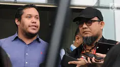 Manager Advokasi Asia Pasifik Amnesty Internasional Fransisco Bencosme dan penyidik senior KPK, Novel Baswedan memberi keterangan usai melakukan pertemuan membahas kasus penyiraman air keras dua tahun silam dan akan dibawa ke Kongres AS di Gedung KPK, Jakarta, Jumat (26/4). (merdeka.com/Dwi Narwoko)