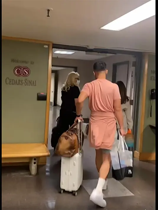 Nikita Willy (Instagram/yorafebrina)