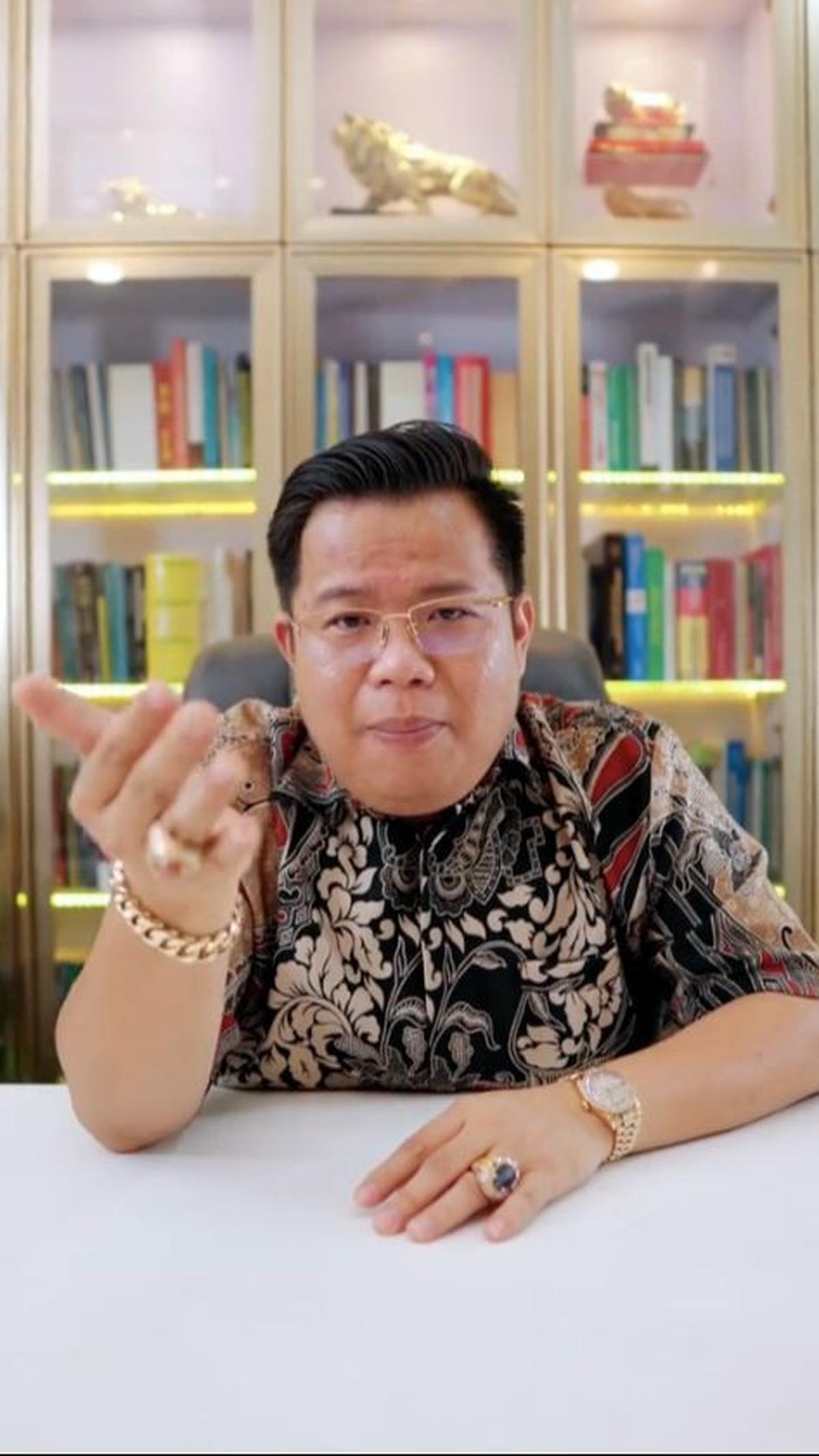 Melaporkan ke Polisi<br>