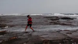 Liburan Berujung Petaka, Wisatawan Hilang Terseret Ombak di Lebak