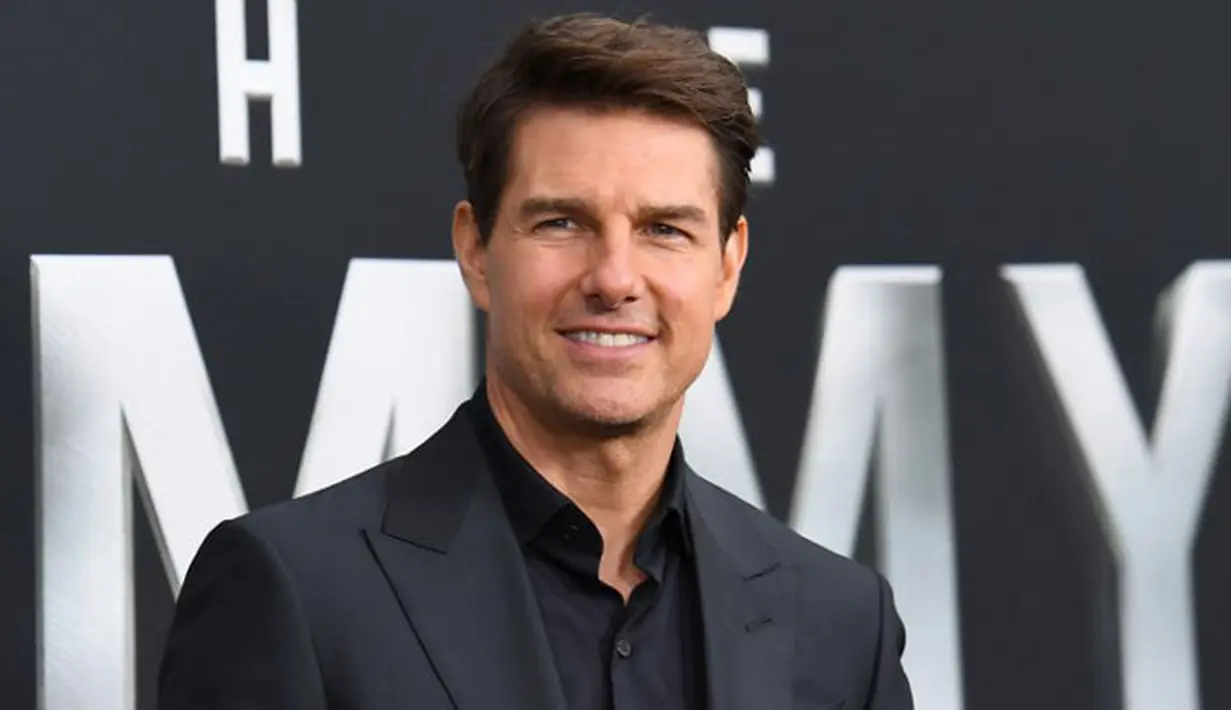 Menjadi seorang aktor memang harus rela melakukan apapun demi keberhasilannya dalam berakting. Seperti yang dilakukan Tom Cruise yang sudah membintangi banyak judul film selama perjalanan kariernya. (AFP/Angela Weis)