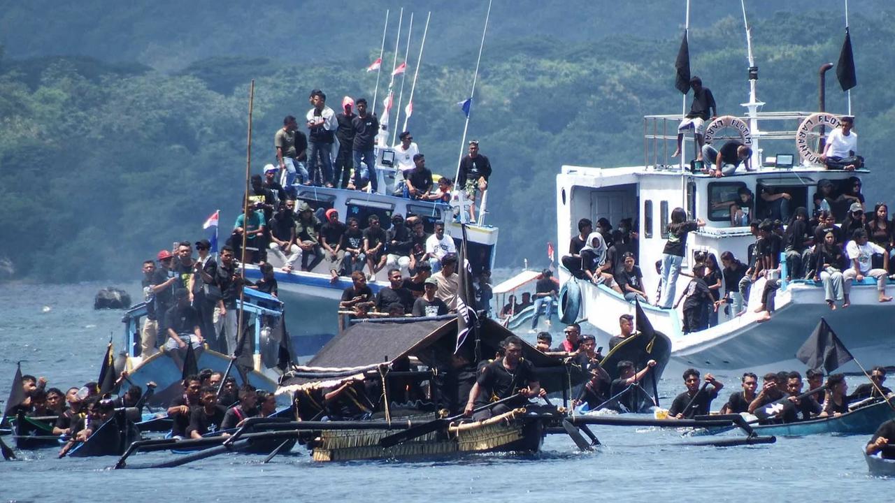 FOTO: Prosesi Laut Tuan Meninu Hidupkan Tradisi Perayaan Jumat Agung  di Larantuka