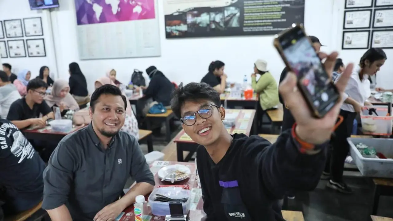 Putra Ganjar Pranowo dan Mahfud MD, dr Mohammad Ikhwan Zein dan Muhammad Zinedine Alam Ganjar bertemu untuk pertama kalinya di Yogyakarta, Kamis (4/1) (Istimewa)