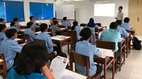 Sekolah Menengah Kejuruan ORA et LABORA (SMK OeL) Kompetensi Keahlian Teknik Pembangkit Listrik.