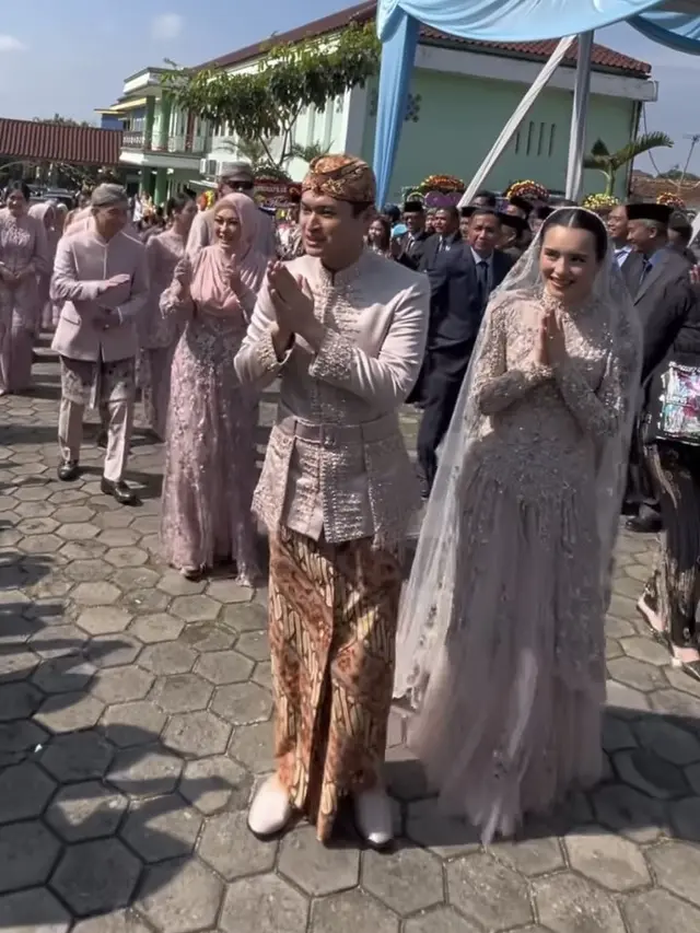 Ngunduh Mantu Beby Tsabina dan Rizky Natakusumah.