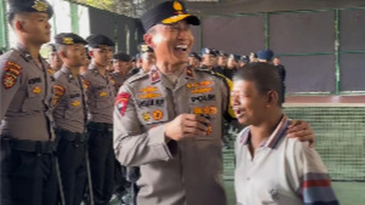 "Di mana ada pengamanan, di situ ada Kang Asep. Coba Kang Asep, kenapa setiap saat selalu tahu kegiatan kepolisian?," tanya Sabilul Alif.
