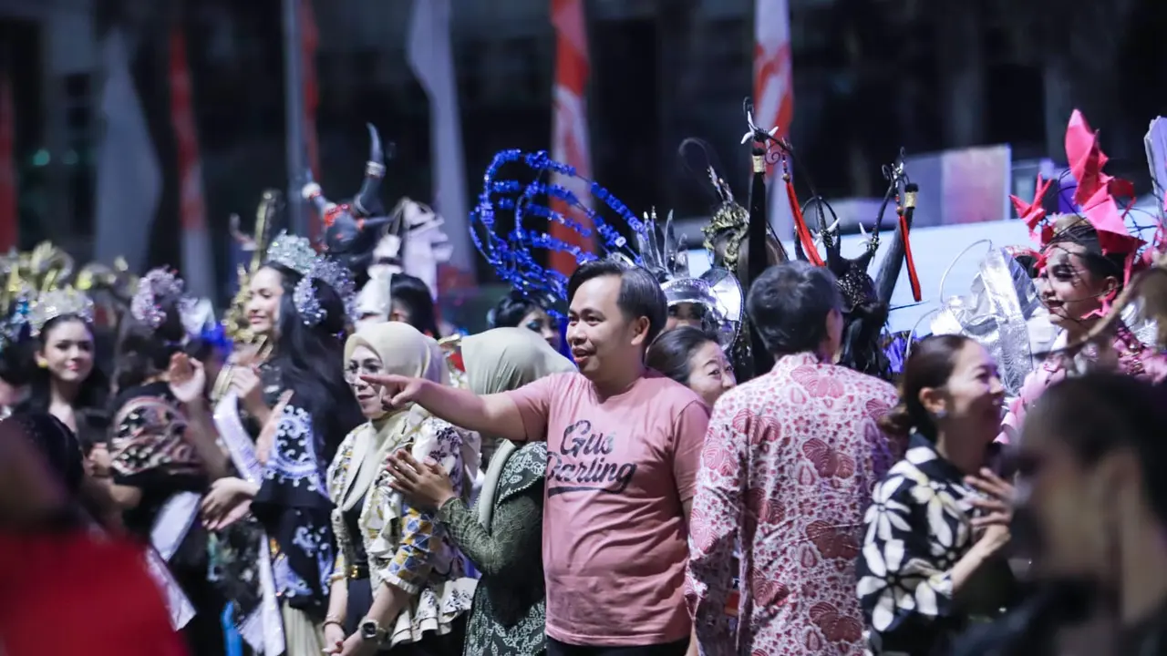 Jember Fashion Carnival 2025 Catatkan Sejarah, Gus Fawait Janjikan Gelaran Lebih Megah Tahun Depan