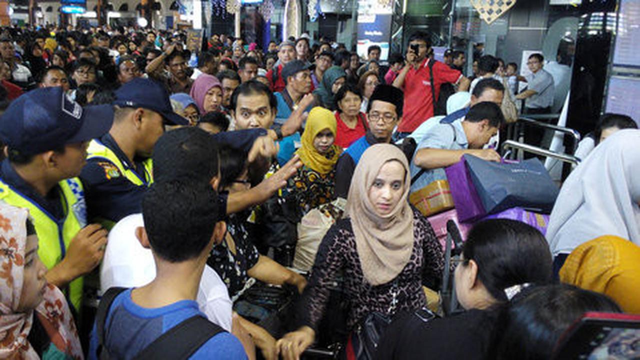 Rebutan antrean, penumpang ricuh di Bandara Soekarno-Hatta