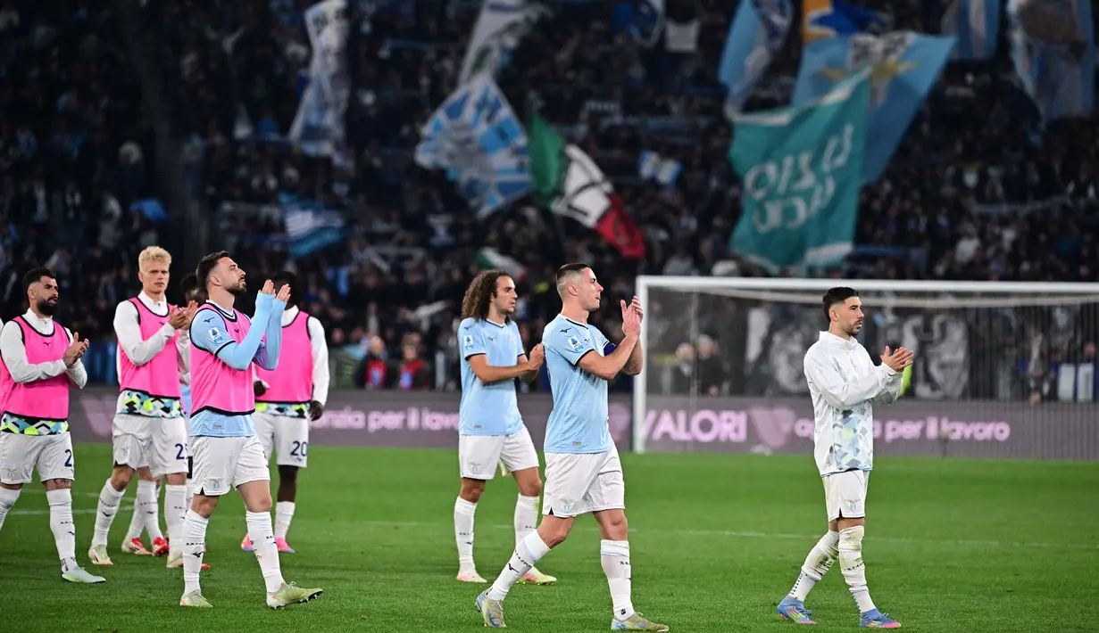 Hasil imbang dalam derby melawan AS Roma membuat Lazio tetap berada di posisi ke-6 klasemen sementara Serie A Italia musim 2024/2025. (Tiziana FABI/AFP)