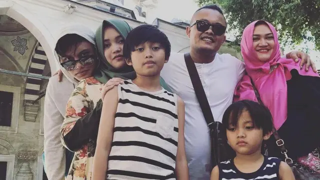 [Fimela] Rizky Febian dan Sule