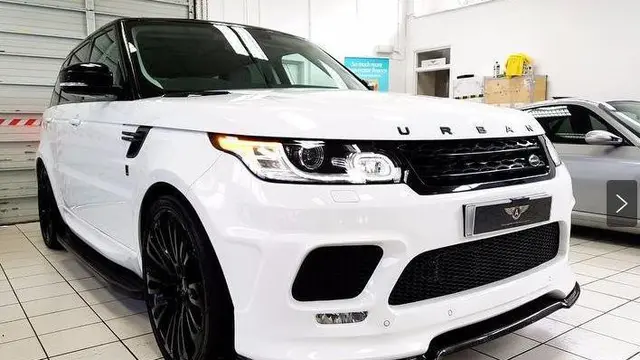 Mobil milik Charlie Austin