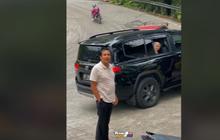 Momen Bos Sumatera Barat Turun dari Mobil Super Mewah di Tanjakan Sitinjau Lauik, Bagi-Bagi THR Bernilai Fantastis