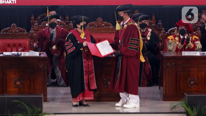 FOTO: Pengukuhan Gelar Profesor Kehormatan untuk Megawati ...