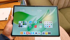 Tampilan bagian depan Huawei MatePad 12X (Liputan6.comArief Ferdian Maulana)