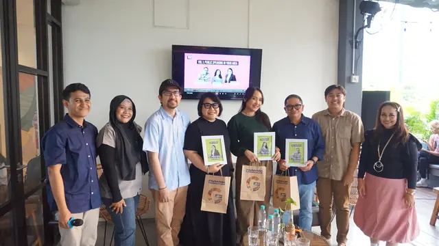 Suasana Kelas Humas bersama para narasumber atau pembicara. (Foto: Dok. Tim Reylando Eka Putra)