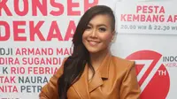 Dikabarkan Tunangan dengan Ihsan Tarore, Begini Jawaban Denada