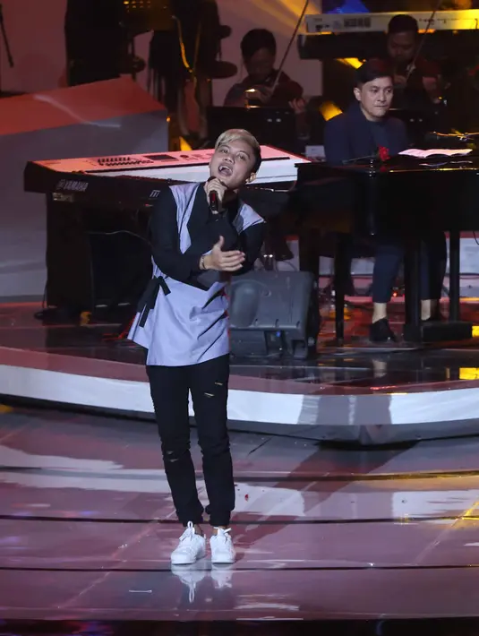 Iki juga berharap bisa mendapatkan lagu dari Yovie. Bagi Iki, sebuah kebanggan dan kehormatan bagi dirinya diciptakan oleh musisi hebat sekelas Yovie Widianto. (Nurwahyunan/Bintang.com)