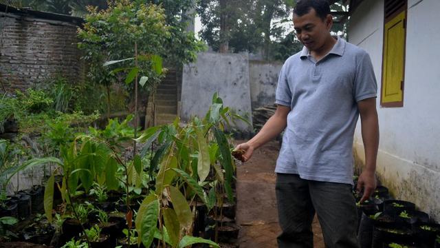 Tasemat, Anak Pesantren Pendekar Kaki Gunung Kawi