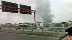 Citizen6, Jakarta: Kepulan asap kebakaran di Teluk Angke terlihat hingga jalan raya. (Pengirim: Alexander) 