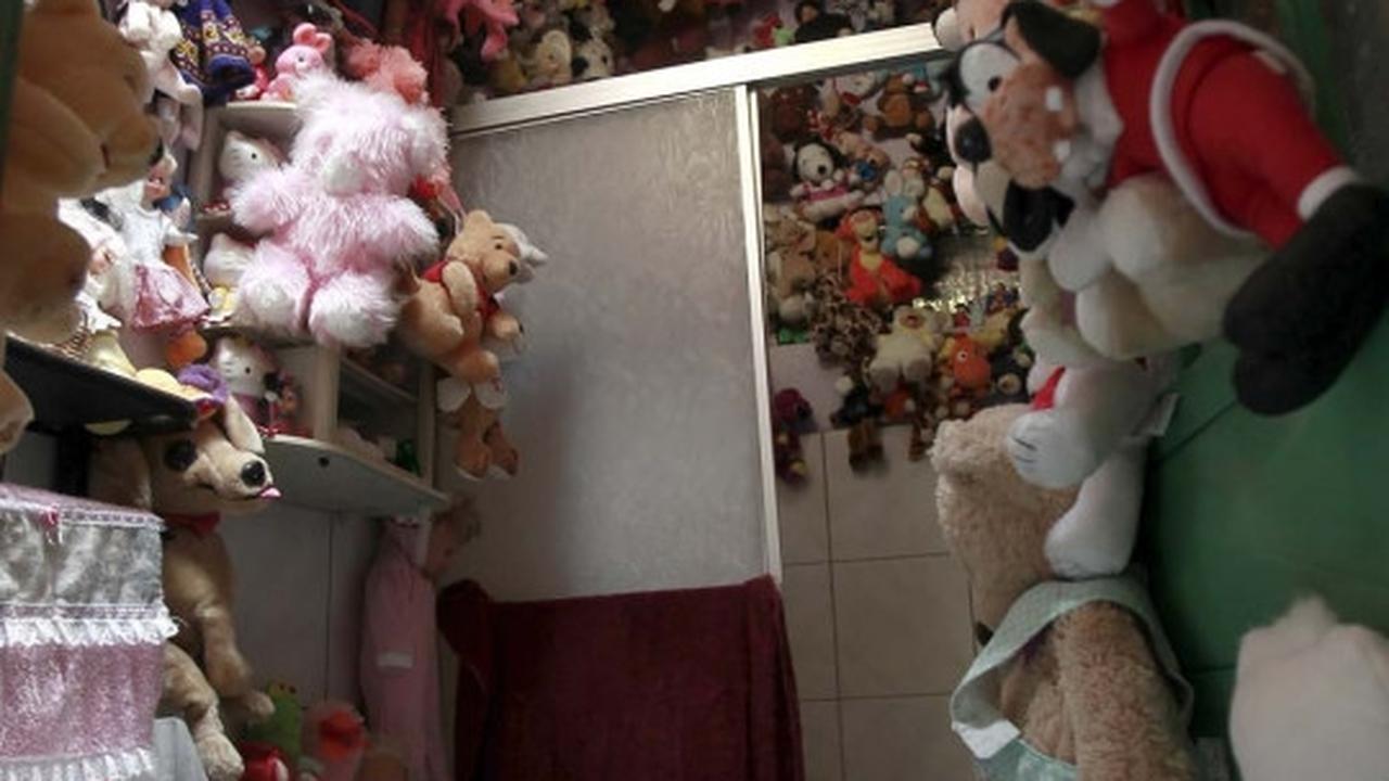 Kenang masa kecil, nenek 70 tahun ini koleksi 4.500 boneka