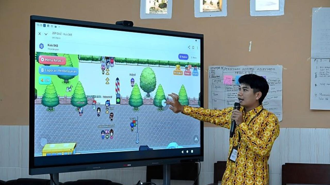 IFP Maumere: Digitalisasi Pendidikan Hadirkan Pembelajaran Interaktif di SMASK Bhaktyarsa