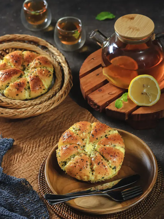 cream cheese garlic bread