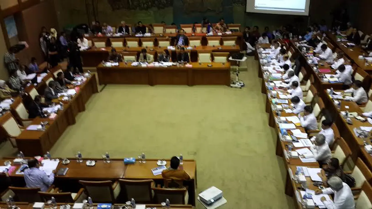 Jajaran Kementerian ESDM Geruduk Komisi VII DPR