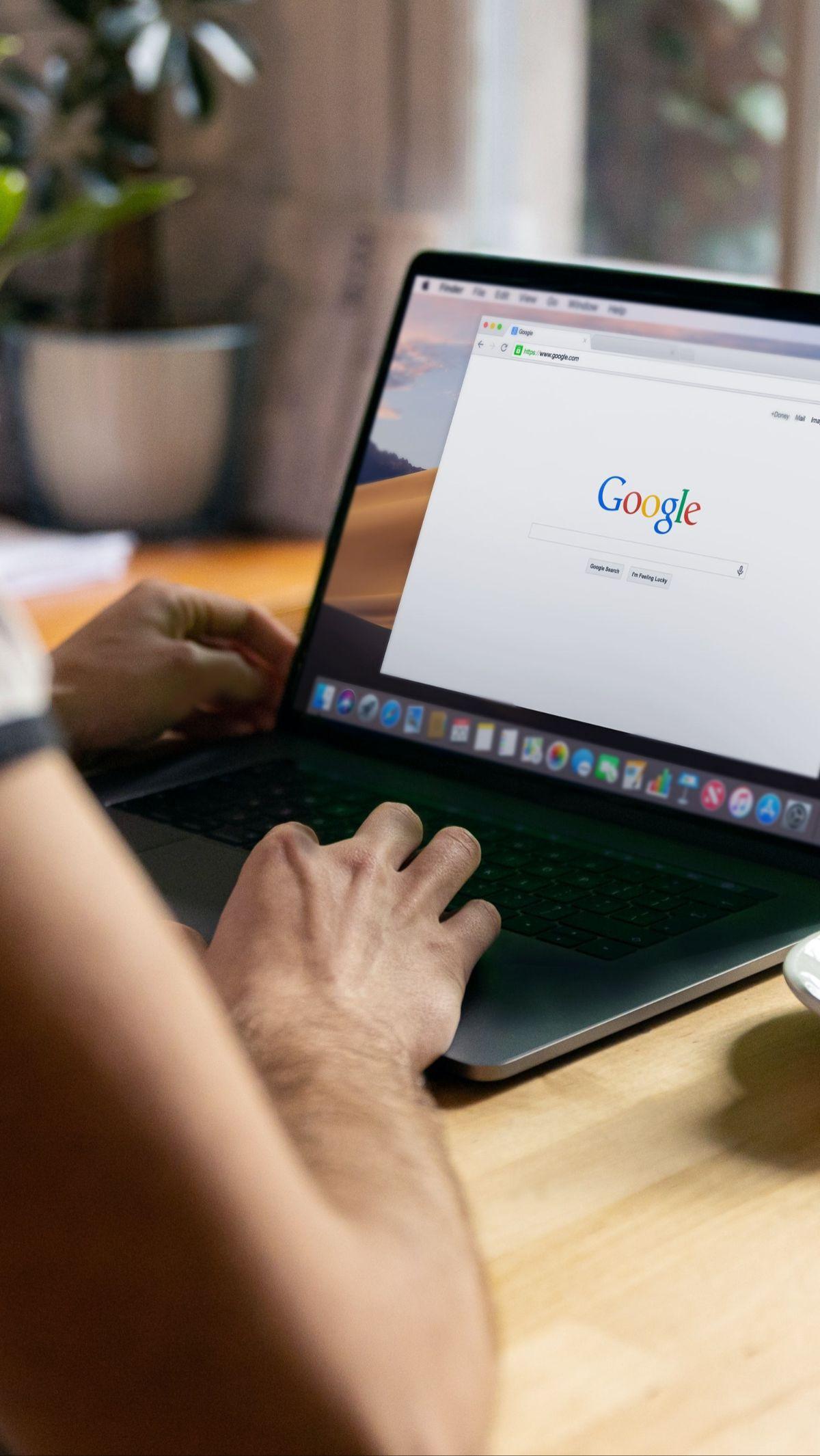 Hingga di awal tahun 2019, Google Chrome berhasil memperoleh pengguna sebesar 65% dari pangsa pasar browser desktop global menurut Statcounter.