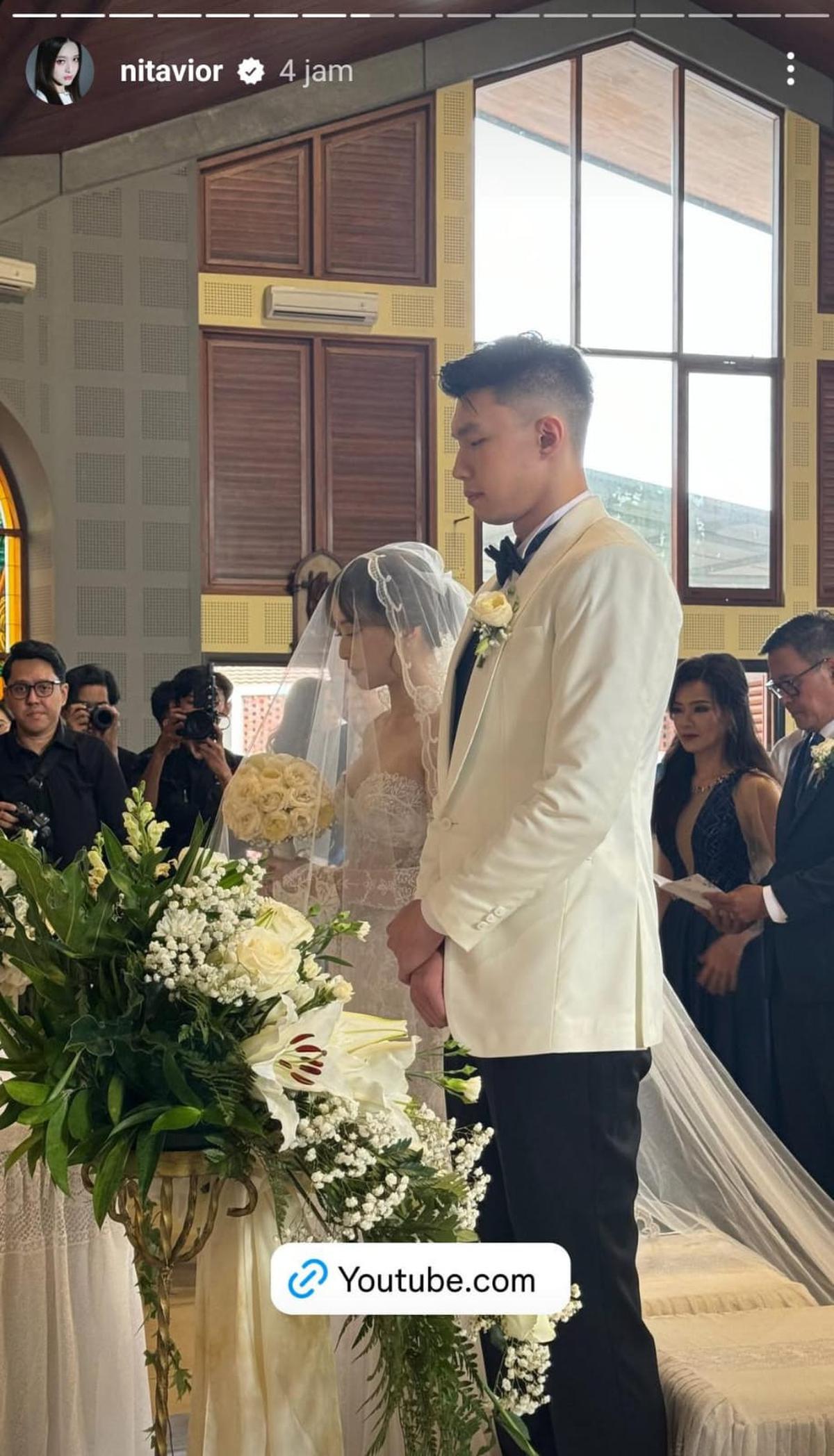 Momen Haru, Vior Menangis Saat Berjanji Setia pada Vincent Kosasih di Pemberkatan Nikah
