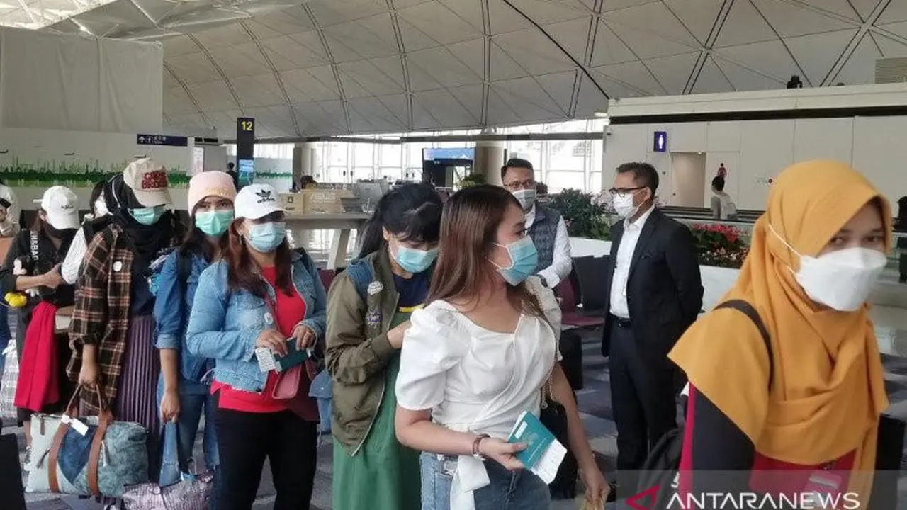 TKI Makau terdampak pandemi Virus Corona COVID-19 pulang ke Indonesia. (Antara)