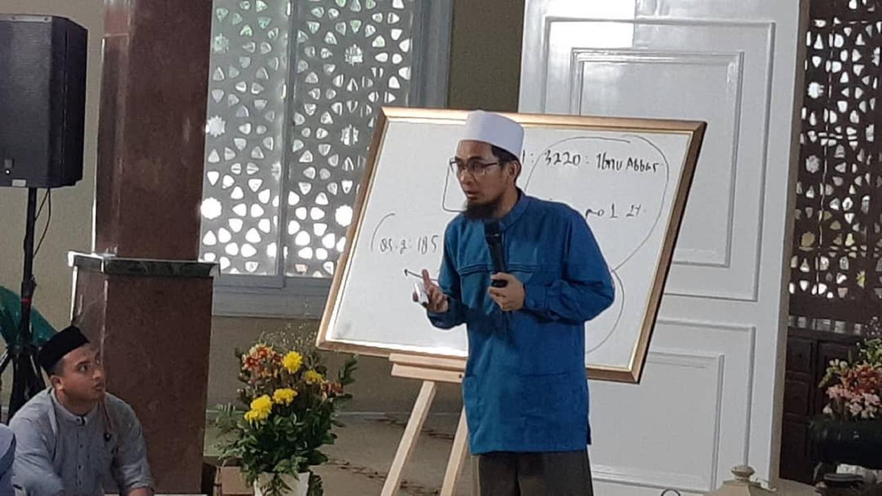 Ustadz Adi Hidayat
