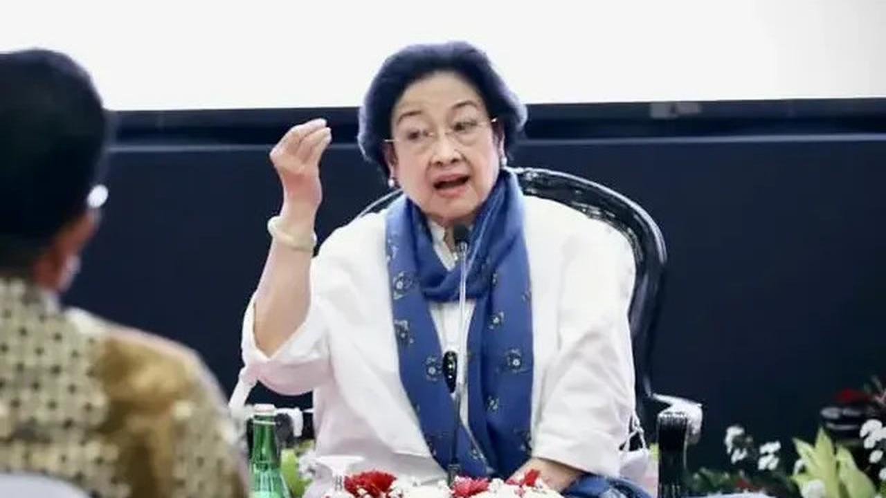Gus Mis mengaku mendampingi Megawati selama proses rapat-rapat Dewan Juri Zayed Award.&nbsp;<br><br>