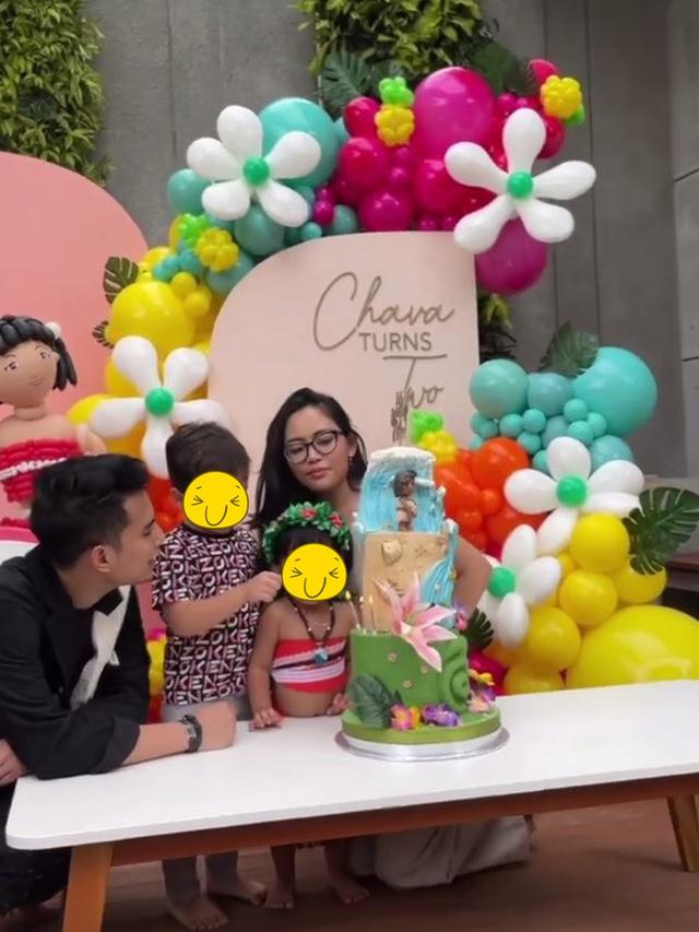 6 Momen Rachel Vennya dan Niko Al Hakim Rayakan Ultah Sang Putri, Kompak