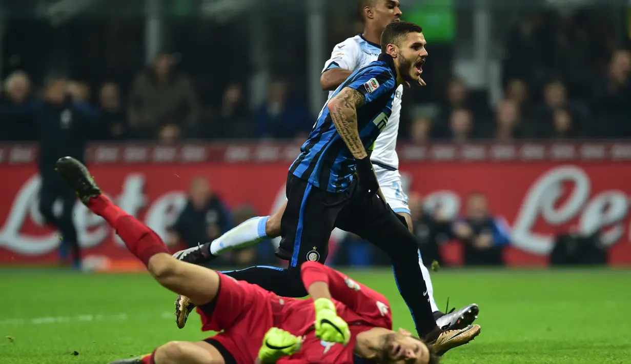 Mauro Icardi mencetak gol ke gawang Lazio dan membawa Inter Milan memimpin klasemen sementara Serie A musim 2015-2016. (20/12/2015). (AFP/Giuseppe Cacace)