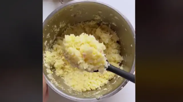 Bikin Masakan Tambah Enak, Begini Trik Praktis Buat Minyak Bawang Putih Anti Pahit