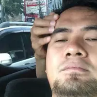 Saipul Jamil sedang dipijat (Instagram/@saipuljamill)