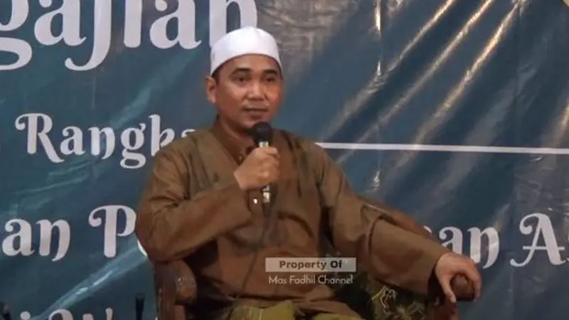 Wakil Ketua PWNU Jawa Timur, KH Reza Ahmad Zahid atau Gus Reza, Lirboyo. (Foto: Tangkapan layar YouTube mas Fadhil channel)