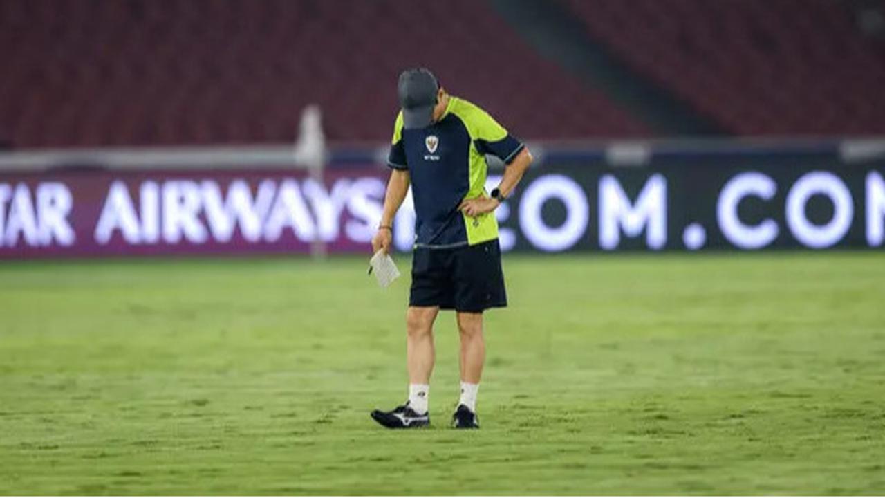 FOTO: Melihat Lebih Dekat Kondisi Rumput GBK yang Dikritik Pemain Jepang, Disebut Tak Rata dan Bikin Bola Mantul