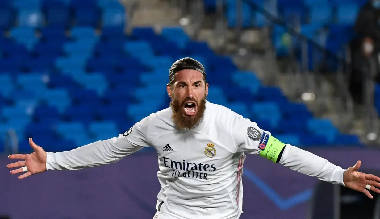 Sebelum bergabung ke PSG pada bursa transfer musim panas 2021 lalu, Sergio Ramos merupakan pemain Real Madrid. Bersama Los Blancos, ia menjelma menjadi salah satu bek tengah terbaik di dunia dengan menyumbang 101 gol dan 40 assists dalam 671 penampilan. (AFP/Pierre-Philippe Marcou)