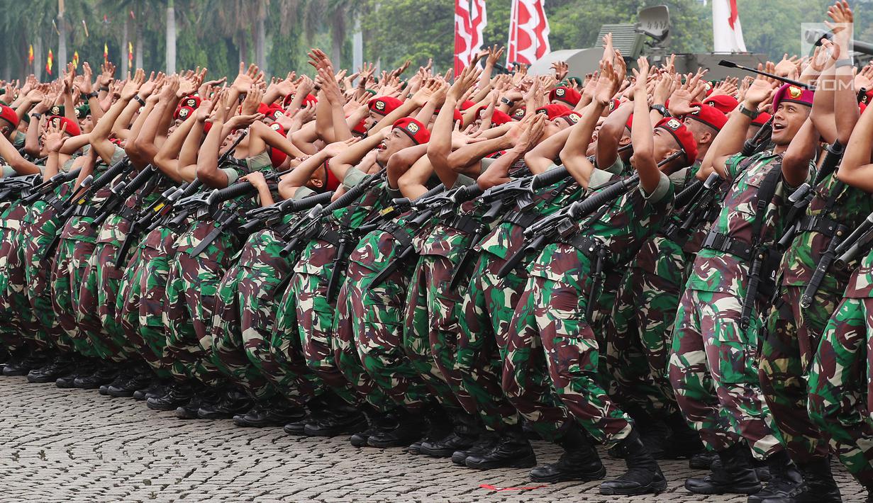 FOTO 50 Ribu Pasukan Gabungan Ikuti Apel Kesiapan Natal Dan Tahun