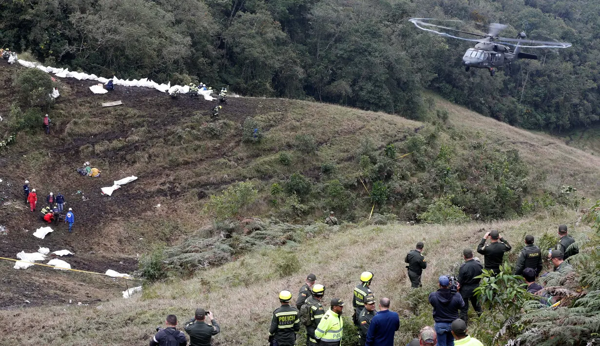 Lokasi jatuhnya pesawat yang membawa tim sepak bola dari Brasil yaitu klub Chapecoense di Areal hutan Kolombia, (29/11/2016). (Reuters/Jaime Saldarriaga)