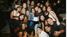Kemeriahan pesta ultah Gita Janu semakin terasa dengan hadirnya sederet artis Tanah Air. Kakak ipar Nia Ramadhani itu begitu bahagia karena bisa merayakan hari bertambahnya usia bersama para sahabat yang sebagian besarnya berasal dari kalangan selebritis. (Liputan6.com/IG/@gitajanu)