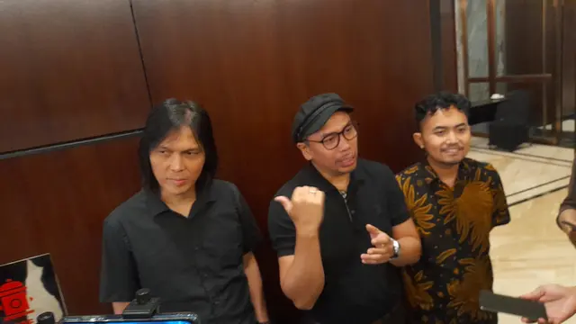 Once Mekel bersama Sammy Simorangkir di Hotel Grand Melia, Kuningan, Jakarta, Kamis (11/5/2023)