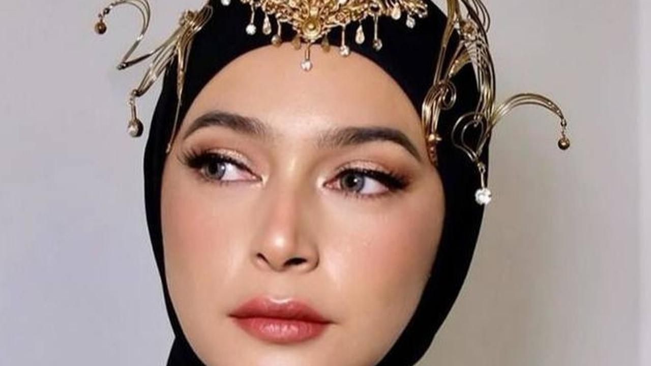 Potret Nabila Syakieb Cantik Berhijab Saat Jadi Model